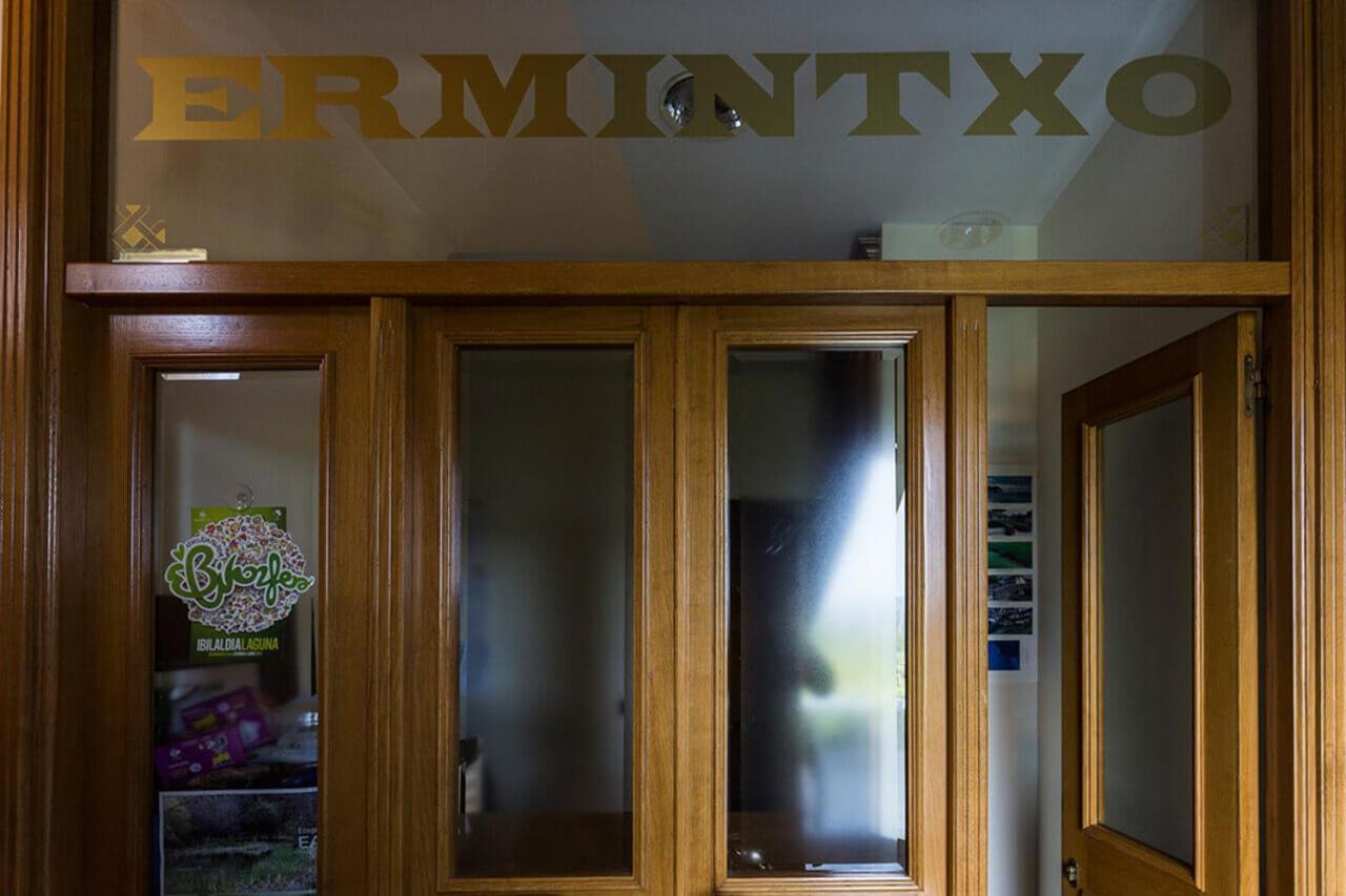 Hotel Ermintxo Ea Exteriör bild